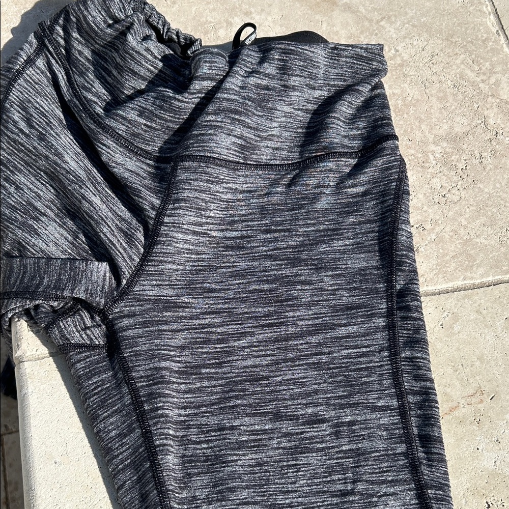Victoria Sport Leggings, Women’s Gray and Black Space Dye Pocket Activewear, M